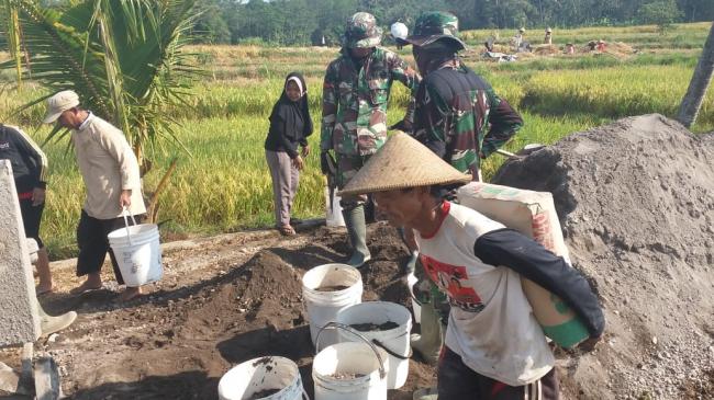 Bagi Mbah Santo Usia 75 Tidak Jadi Penghalang Untuk Tetap Bekerja